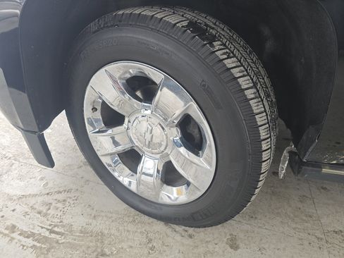 Used 2015 Chevrolet Suburban LTZ image 10