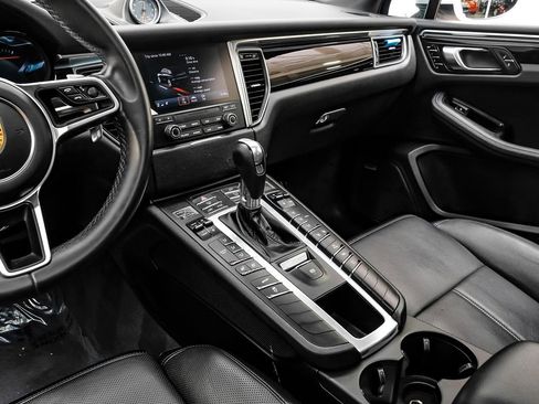 Used 2017 Porsche Macan S image 23
