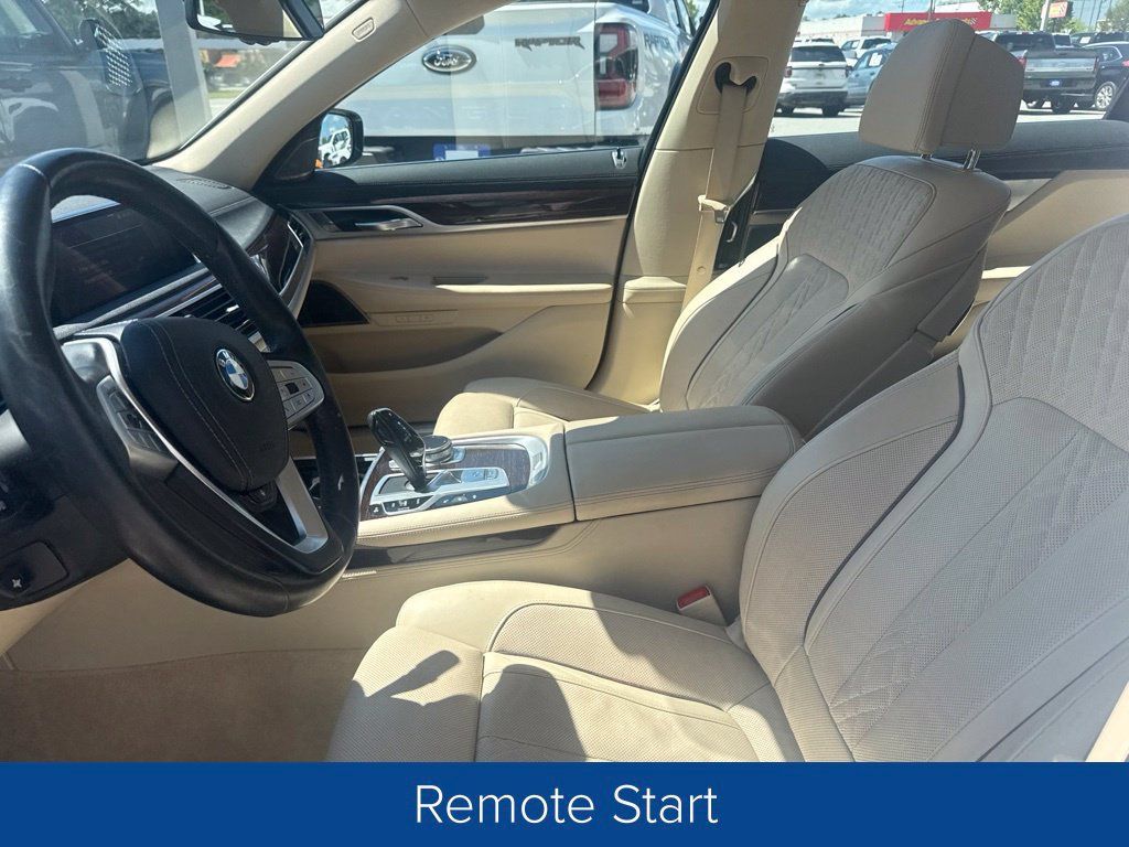 Used 2020 BMW 750i xDrive AWD/4WD image 10