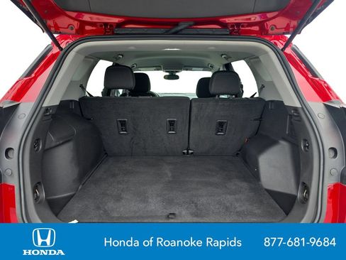 Used 2024 GMC Terrain SLE w/ Elevation Edition FWD image 19