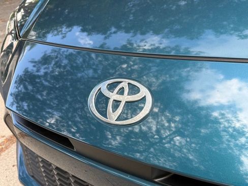 Used 2025 Toyota Camry SE FWD image 29