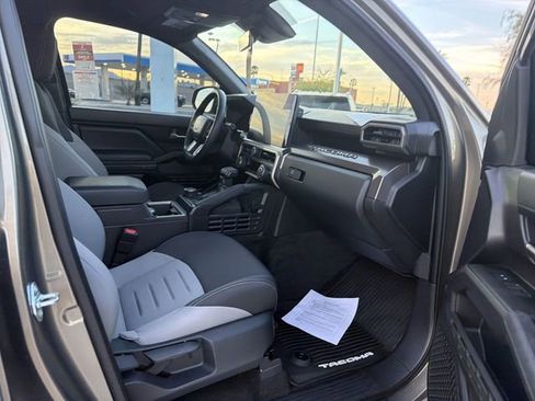 Used 2025 Toyota Tacoma TRD Off-Road image 26