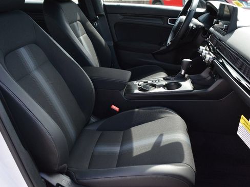 Used 2025 Honda Civic Sport image 19
