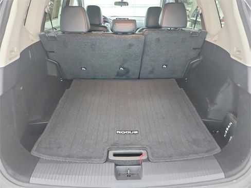 Used 2023 Nissan Rogue SV w/ SV Premium Package image 39