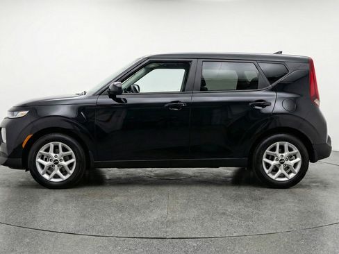 Used 2025 Kia Soul LX w/ LX Technology Package image 5