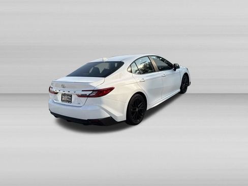 Used 2025 Toyota Camry LE FWD image 6