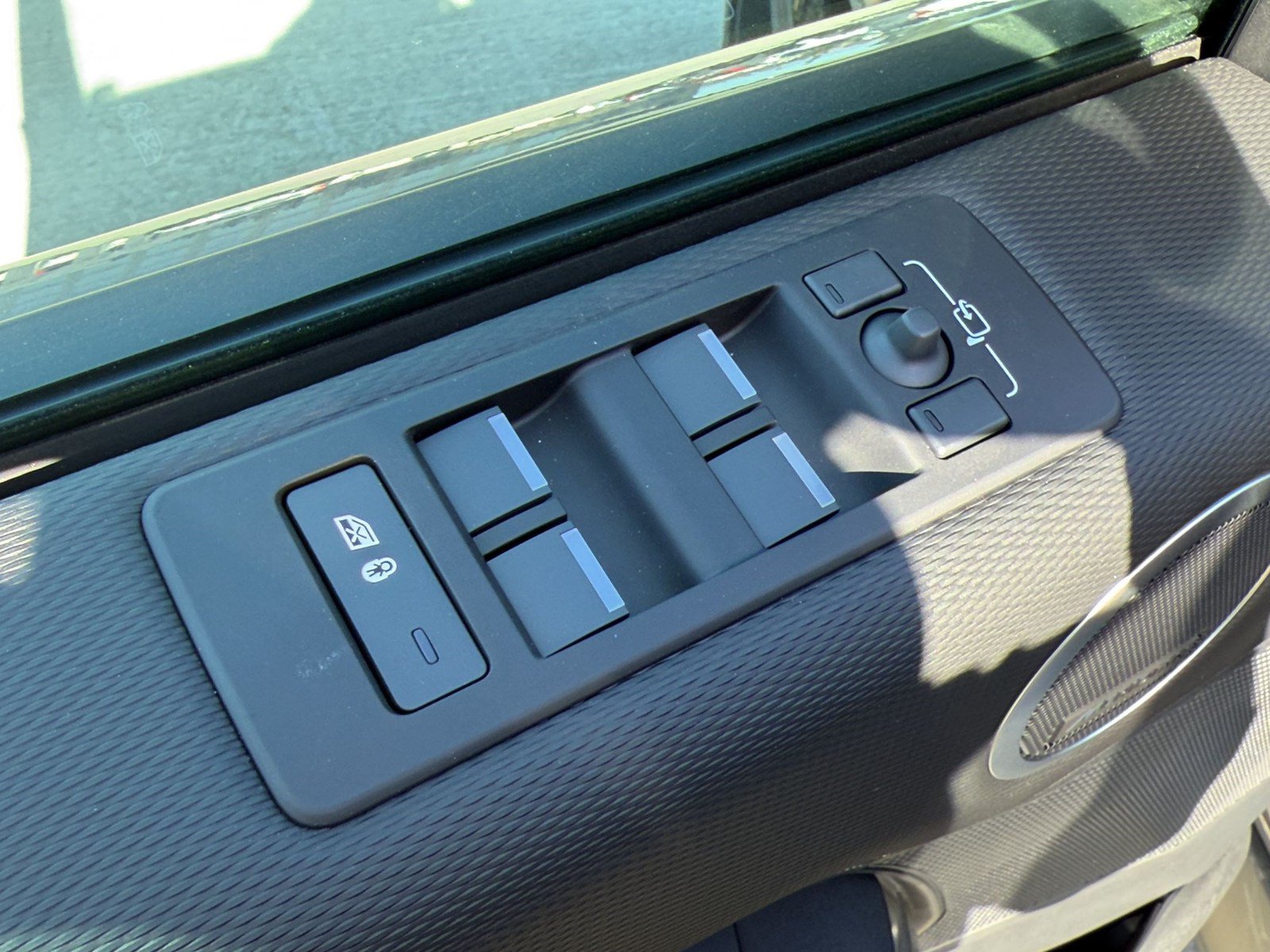 New 2026 Land Rover Discovery Dynamic SE AWD/4WD image 15