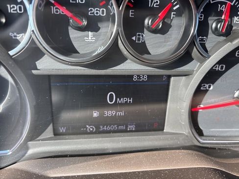 Used 2022 Chevrolet Silverado 2500 LT w/ Convenience Package image 11