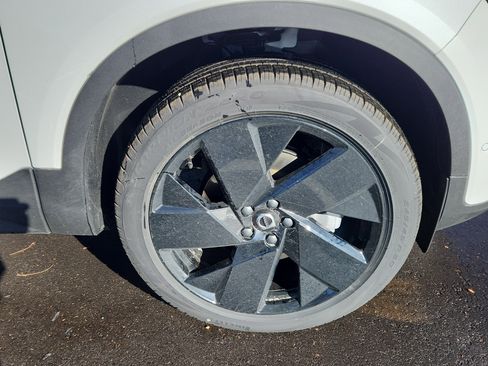 New 2026 Volvo XC40 B5 Ultra w/ Climate Package image 7