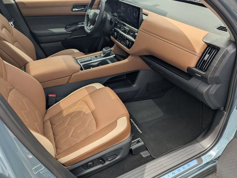 Certified 2026 Nissan Pathfinder Platinum w/ Cargo Package FWD image 12