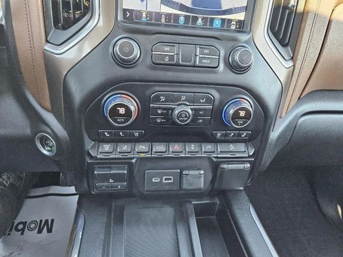 Used 2022 Chevrolet Silverado 2500 High Country w/ Z71 Off-Road Package image 15