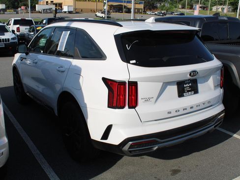 Used 2021 Kia Sorento SX FWD image 4