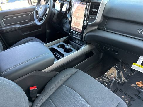 New 2025 RAM 2500 Big Horn AWD/4WD image 14