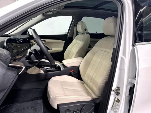 Used 2025 Audi Q5 Premium AWD/4WD image 27