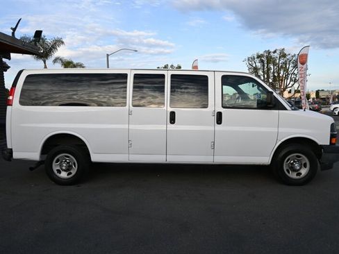 Used 2017 Chevrolet Express 3500 LT w/ LT Preferred Equipment Group image 7