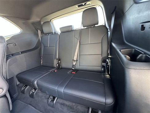 Used 2024 GMC Acadia Elevation image 30