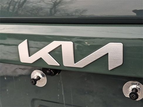 Certified 2023 Kia Niro EX image 29