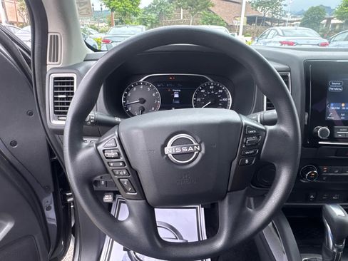 Used 2023 Nissan Frontier SV w/ Technology Package image 8