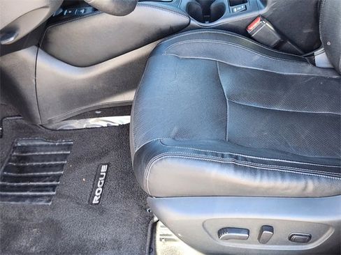 Used 2020 Nissan Rogue SL w/ Premium Package image 8