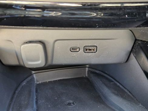 Used 2024 Chevrolet Trax ACTIV w/ Sunroof Package FWD image 26
