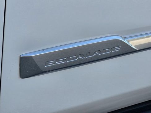 Used 2019 Cadillac Escalade Luxury RWD image 37