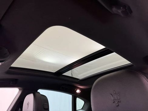 Used 2020 Maserati Levante S AWD/4WD image 7