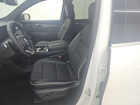 Used 2026 Buick Enclave Preferred FWD image 2