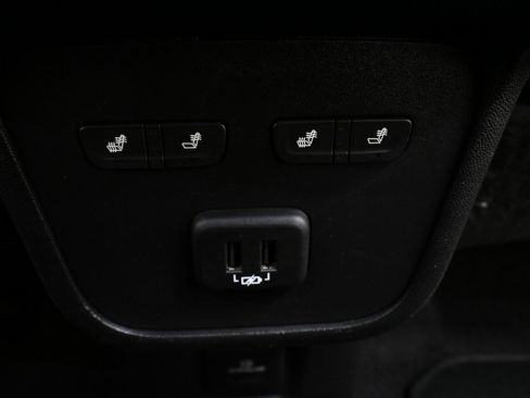 Used 2021 Chevrolet Equinox Premier image 32