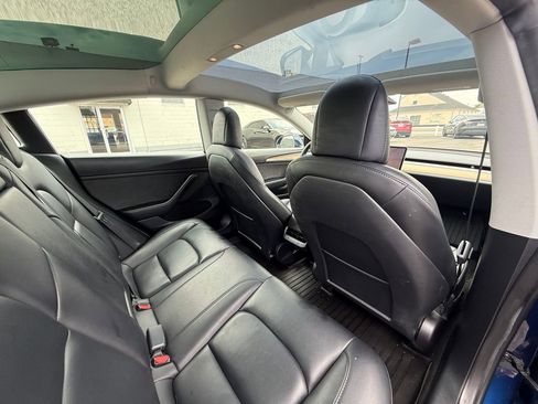 Used 2022 Tesla Model 3 RWD image 4