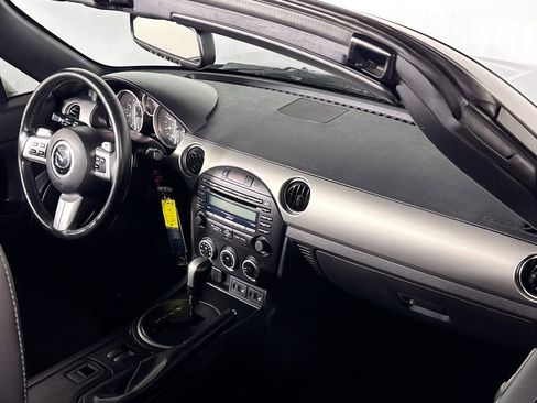 Used 2011 MAZDA MX-5 Miata Grand Touring RWD image 12