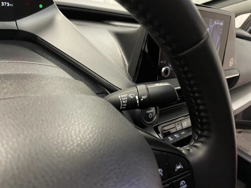 Used 2025 Toyota Prius LE FWD image 22