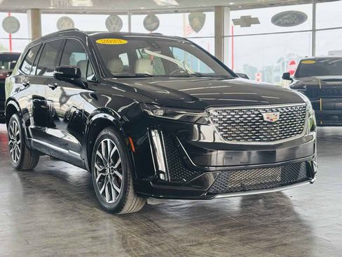 Used 2023 Cadillac XT6 Sport AWD/4WD image 4