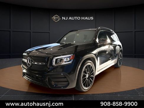 Used 2023 Mercedes-Benz GLB 250 4MATIC image 4