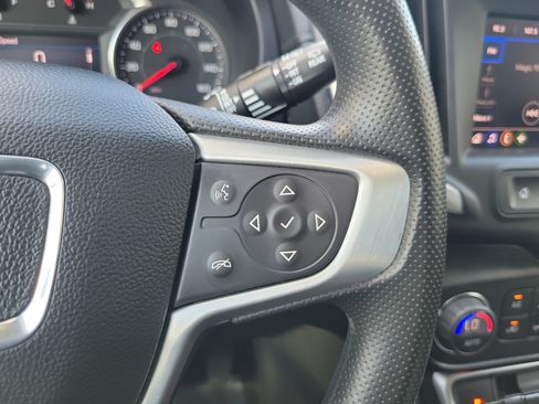 Used 2022 GMC Terrain SLE w/ Driver Convenience Package FWD image 20