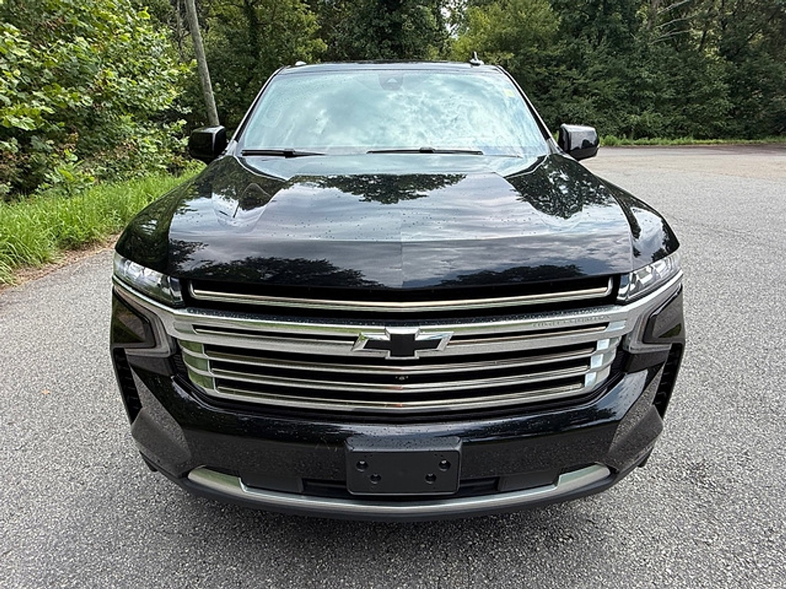 Used 2021 Chevrolet Tahoe High Country w/ Premium Package AWD/4WD image 3