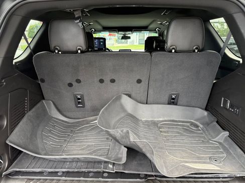 Used 2021 GMC Yukon SLT w/ SLT Premium Package image 37