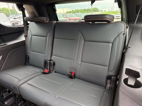 New 2026 GMC Yukon AT4 w/ AT4 Premium Plus Package AWD/4WD image 7