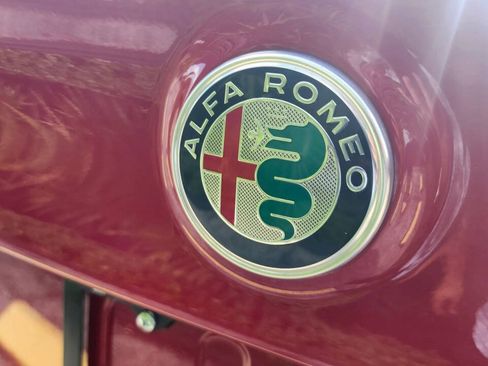 Used 2019 Alfa Romeo Giulia w/ Nero Edizione RWD image 10