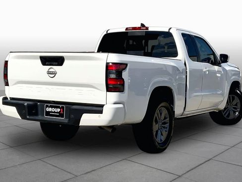 Used 2025 Nissan Frontier SV RWD image 12