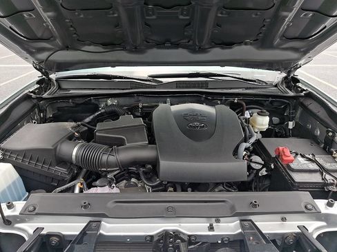 Certified 2023 Toyota Tacoma Limited AWD/4WD image 28