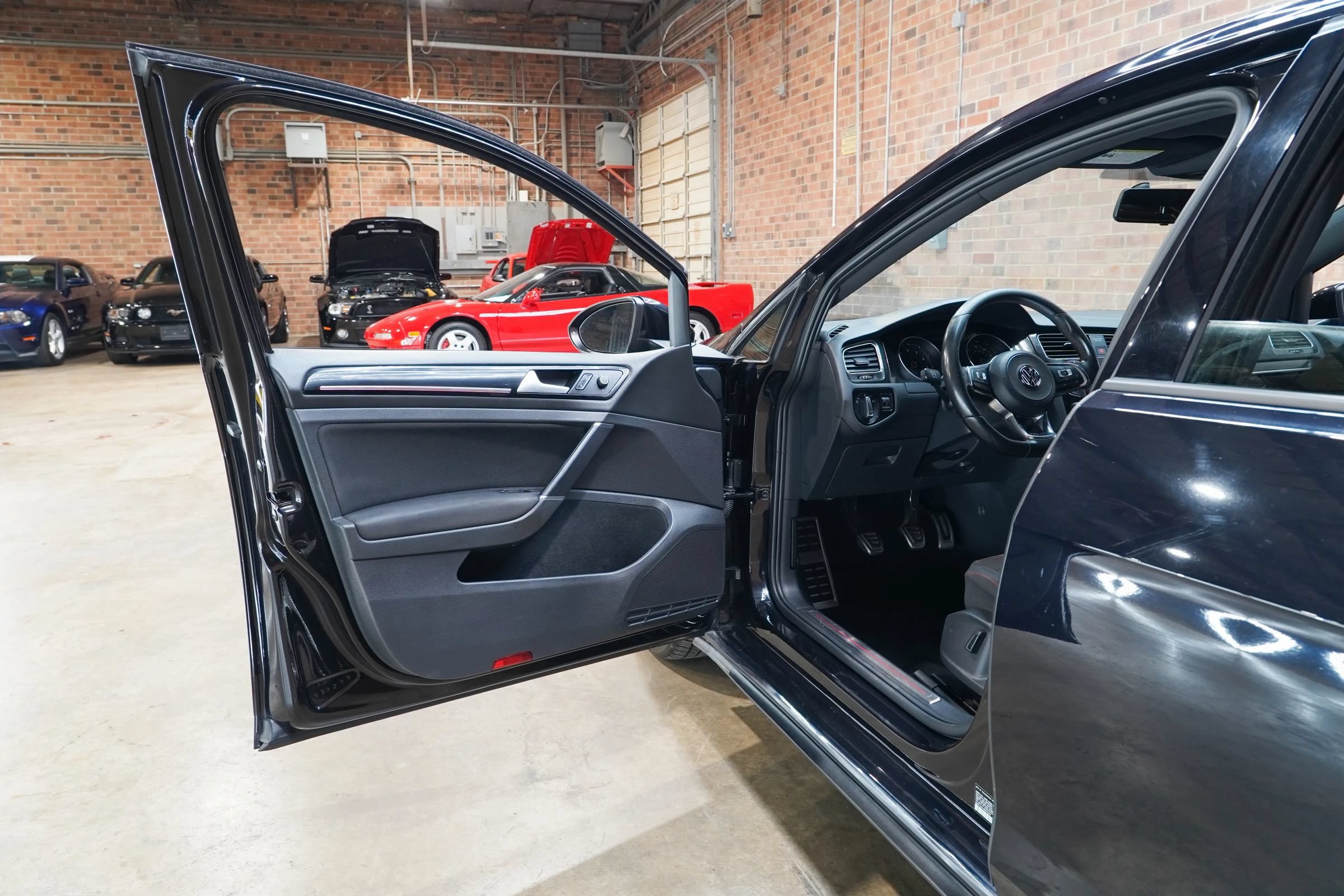 Used 2017 Volkswagen GTI S FWD image 32