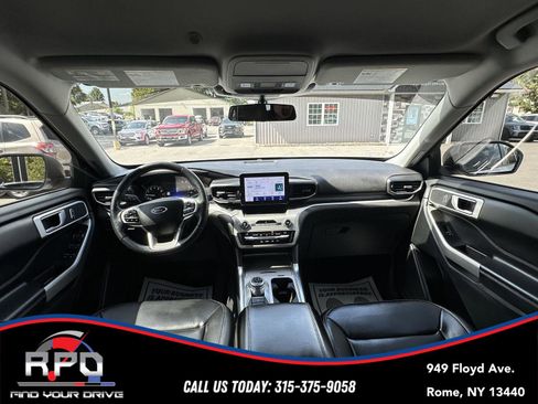 Used 2021 Ford Explorer XLT w/ Equipment Group 202A AWD/4WD image 20