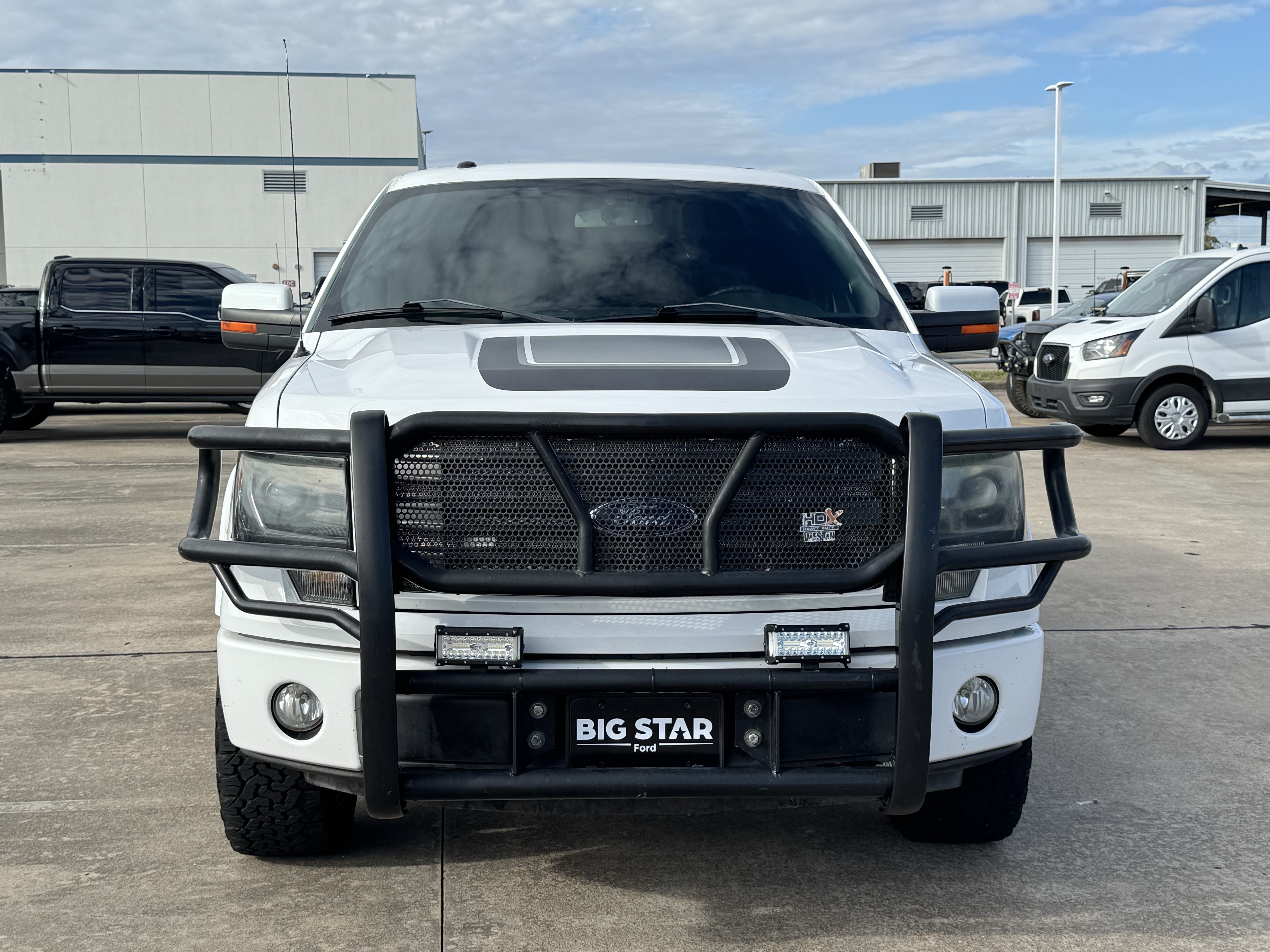 Used 2014 Ford F150 FX4 w/ Equipment Group 402A Luxury AWD/4WD image 9