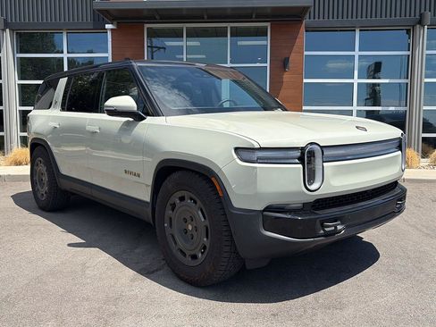 Used 2025 Rivian R1S Adventure AWD/4WD image 2