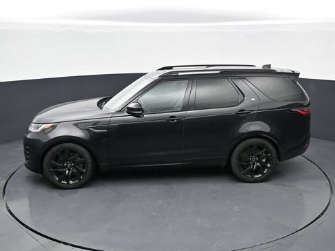 Used 2024 Land Rover Discovery Dynamic SE AWD/4WD image 24