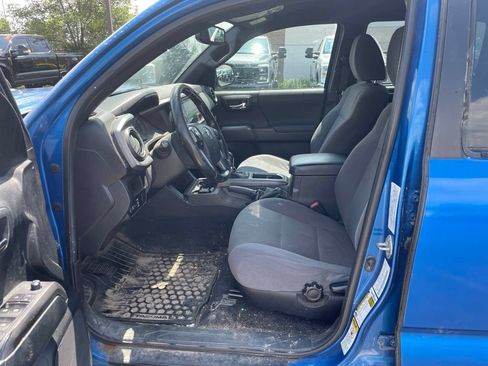 Used 2016 Toyota Tacoma SR5 AWD/4WD image 9