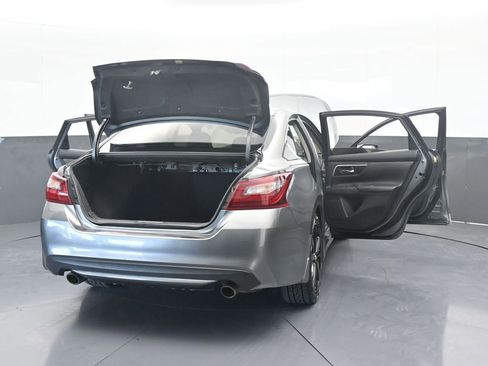 Used 2018 Nissan Altima 2.5 SR w/ SR Midnight Edition image 75