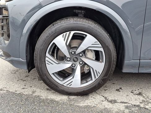 Used 2025 Audi Q6 e-tron Premium Plus image 16