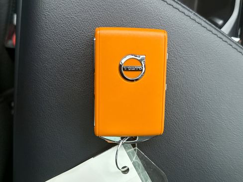 Used 2023 Volvo XC60 B5 Plus w/ Protection Package Premier image 24