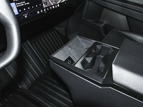 Used 2025 Tesla Cybertruck AWD Crew Cab image 42